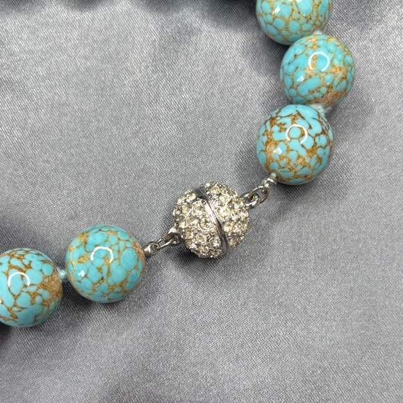 Turquoise Beaded Necklace with Silver Clasp - Picture 3 of 4